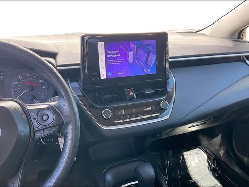 Used 2025 Toyota Corolla LE FWD image 7