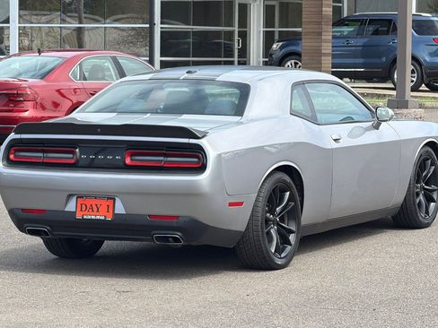 Used 2016 Dodge Challenger SXT w/ Blacktop Package RWD image 5