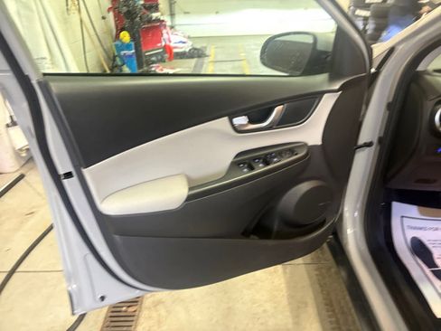 Used 2023 Hyundai Kona Limited w/ Cargo Package image 11