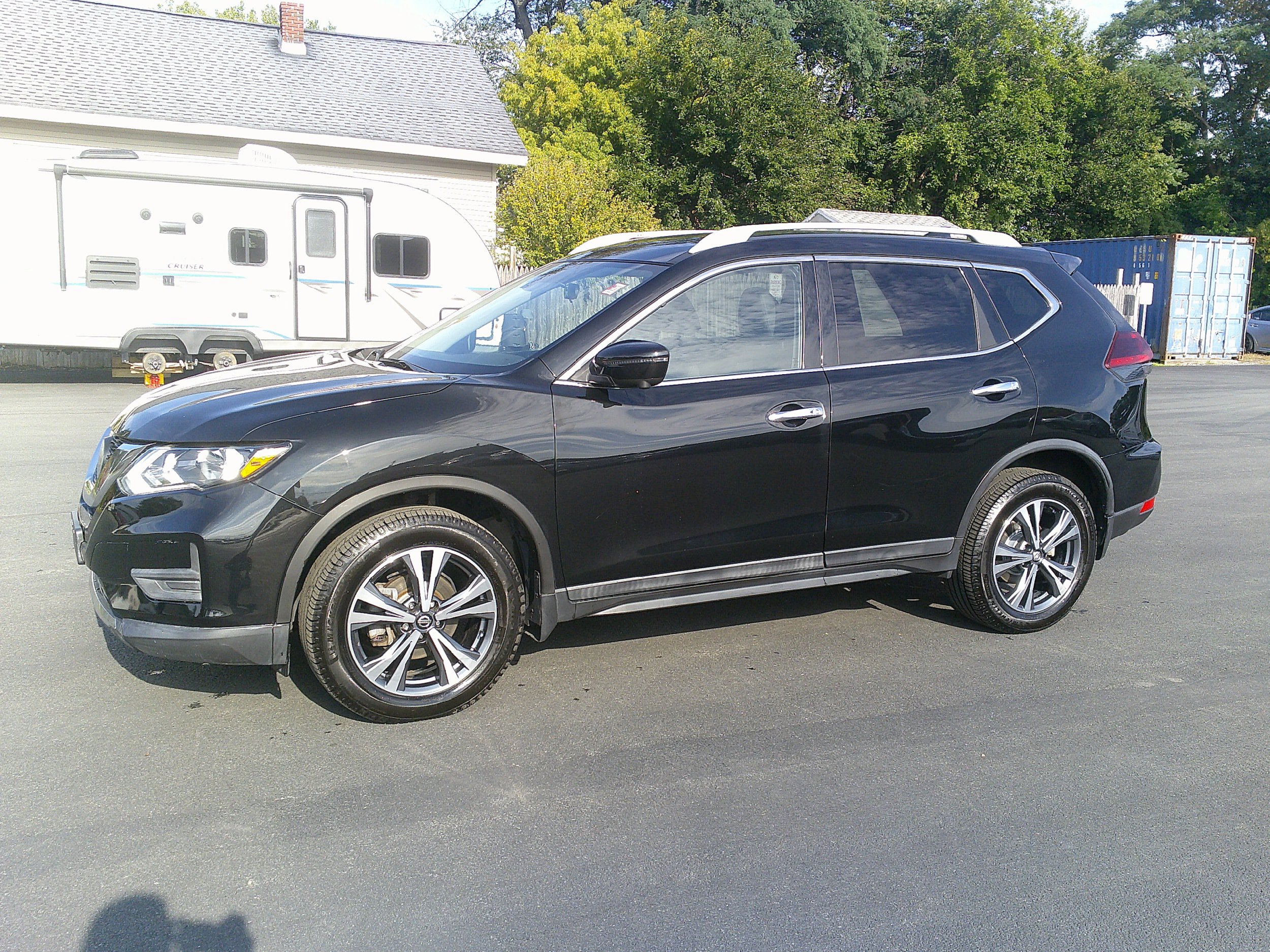 Used 2019 Nissan Rogue SV w/ Premium Package AWD/4WD image 13