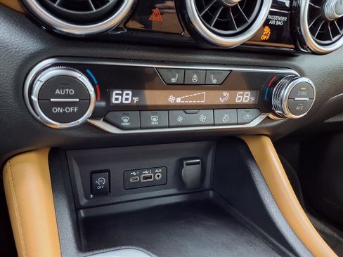 Used 2024 Nissan Sentra SV w/ SV Premium Package image 19