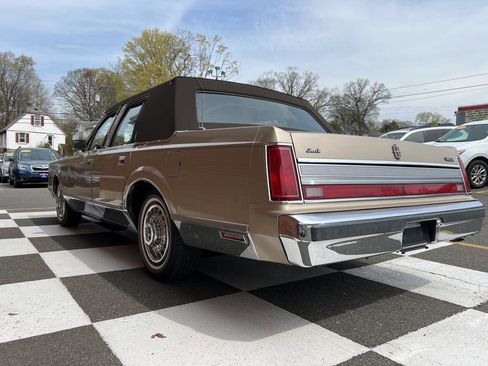 Used 1989 Lincoln Town Car Signature image 11