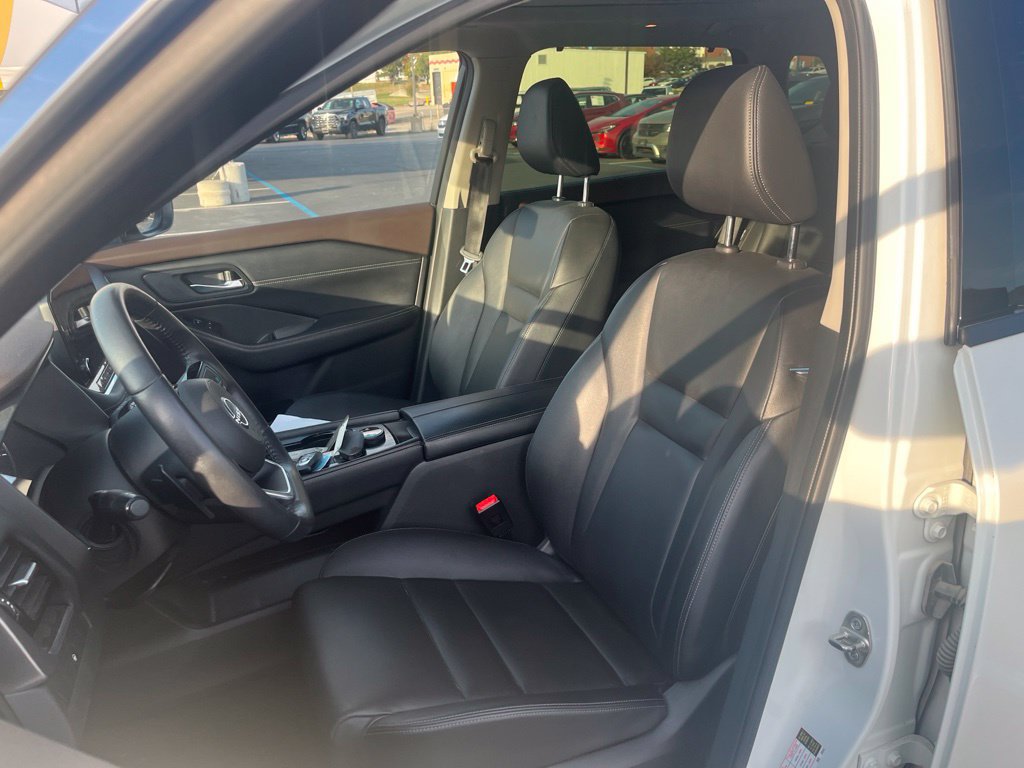 Used 2023 Nissan Rogue SL w/ SL Premium Package AWD/4WD image 19