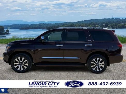 Used 2018 Toyota Sequoia Limited w/ Safety & Convenience Package image 6