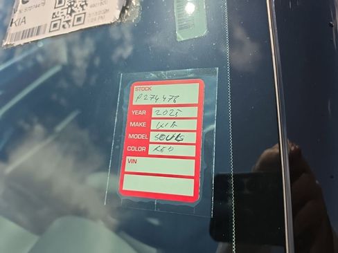 Certified 2025 Kia Soul LX w/ LX Technology Package FWD image 8