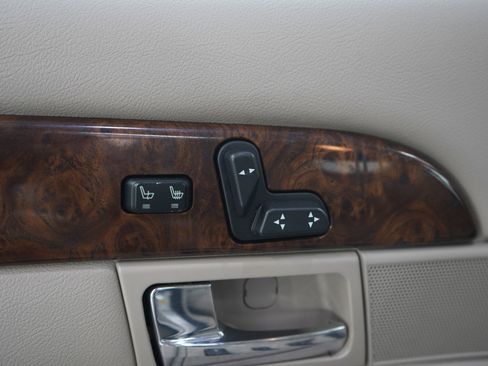 Used 2009 Mercury Grand Marquis LS RWD image 18
