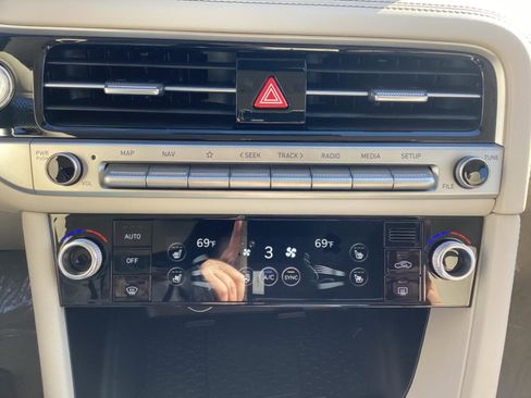 New 2026 Genesis G70 2.5T Prestige image 22