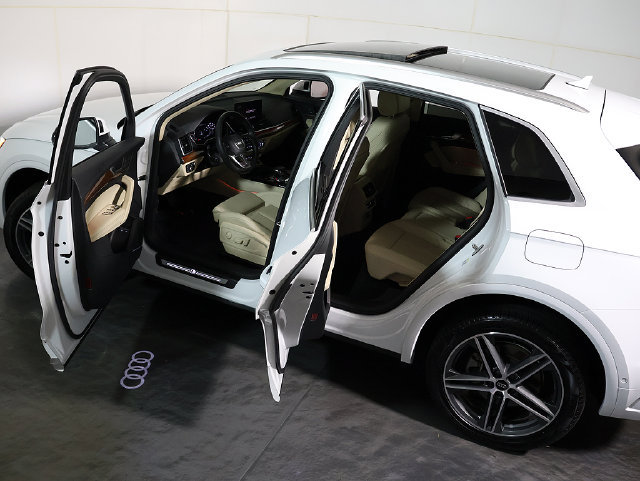 Used 2023 Audi Q5 e Prestige w/ Prestige Package AWD/4WD image 5