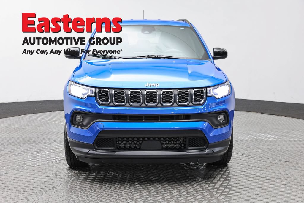 Used 2024 Jeep Compass Latitude AWD/4WD image 4