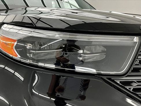 Used 2023 Ford Explorer XLT w/ Equipment Group 202A image 30