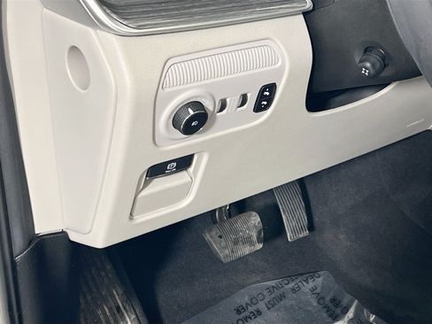 Used 2022 Jeep Wagoneer Series III w/ Flexible Seating Group AWD/4WD image 10