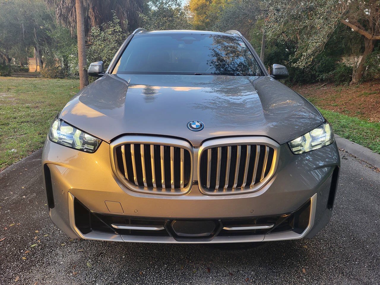 Used 2025 BMW X5 xDrive50e AWD/4WD image 2