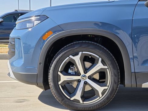 New 2026 Volkswagen Tiguan SE FWD image 7