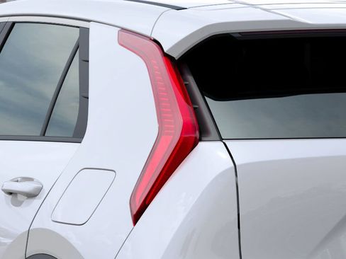 New 2025 Kia Niro LX image 11