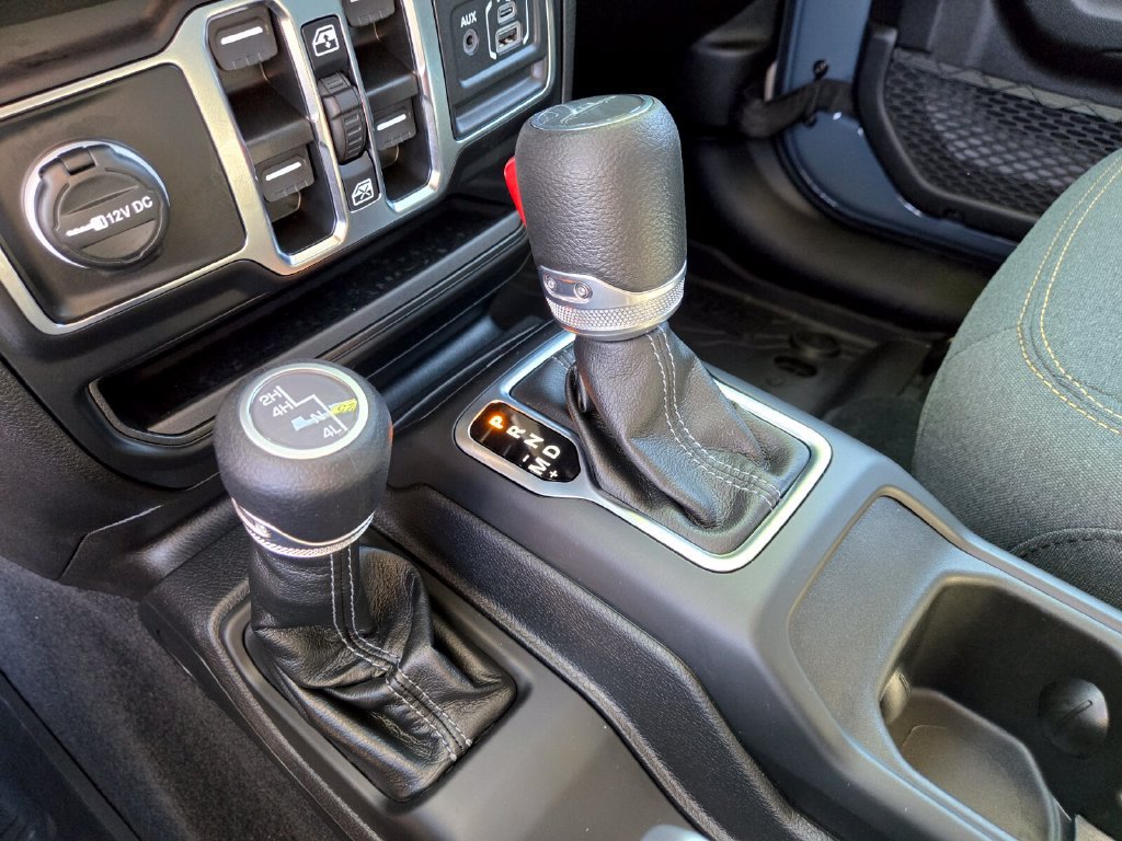Used 2025 Jeep Gladiator Sport AWD/4WD image 29