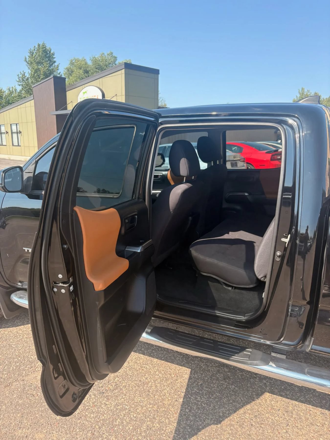 Used 2017 Toyota Tacoma SR5 w/ Tow Package AWD/4WD image 35