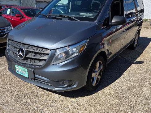 Used 2016 Mercedes-Benz Metris Passenger image 7