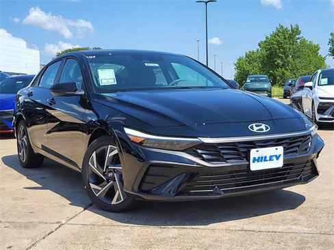 New 2025 Hyundai Elantra Sport image 1