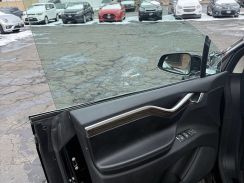 Used 2016 Tesla Model X 90D image 4