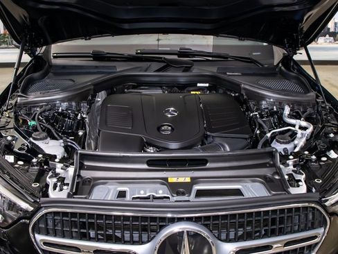Certified 2025 Mercedes-Benz GLC 350e GLC 350e image 5