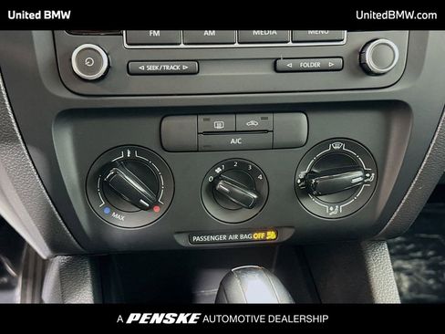 Used 2014 Volkswagen Jetta S image 9