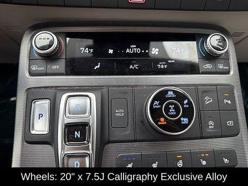 Used 2023 Hyundai Palisade Calligraphy image 45