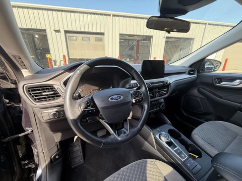 Used 2021 Ford Escape SE w/ Cold Weather Package FWD image 7