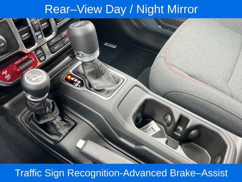 New 2025 Jeep Gladiator Rubicon w/ Convenience Group image 13