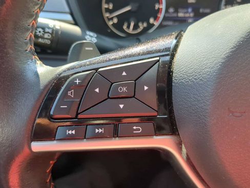 Used 2024 Nissan Altima 2.5 SR FWD image 16