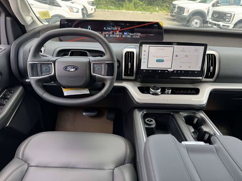 New 2026 Ford Expedition Active AWD/4WD image 16