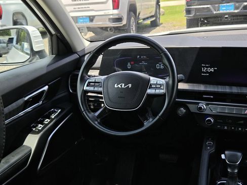 Used 2025 Kia Telluride EX FWD image 12