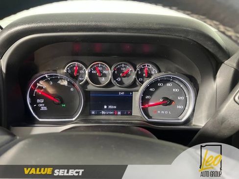 Used 2021 Chevrolet Silverado 1500 LT AWD/4WD image 17