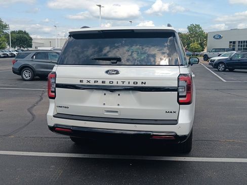Used 2024 Ford Expedition Max Limited AWD/4WD image 6