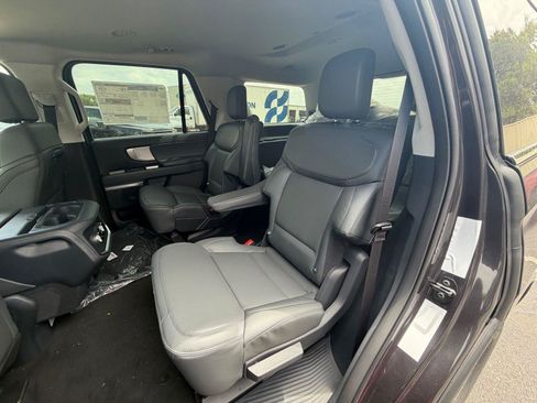 New 2026 Ford Expedition Active RWD image 6