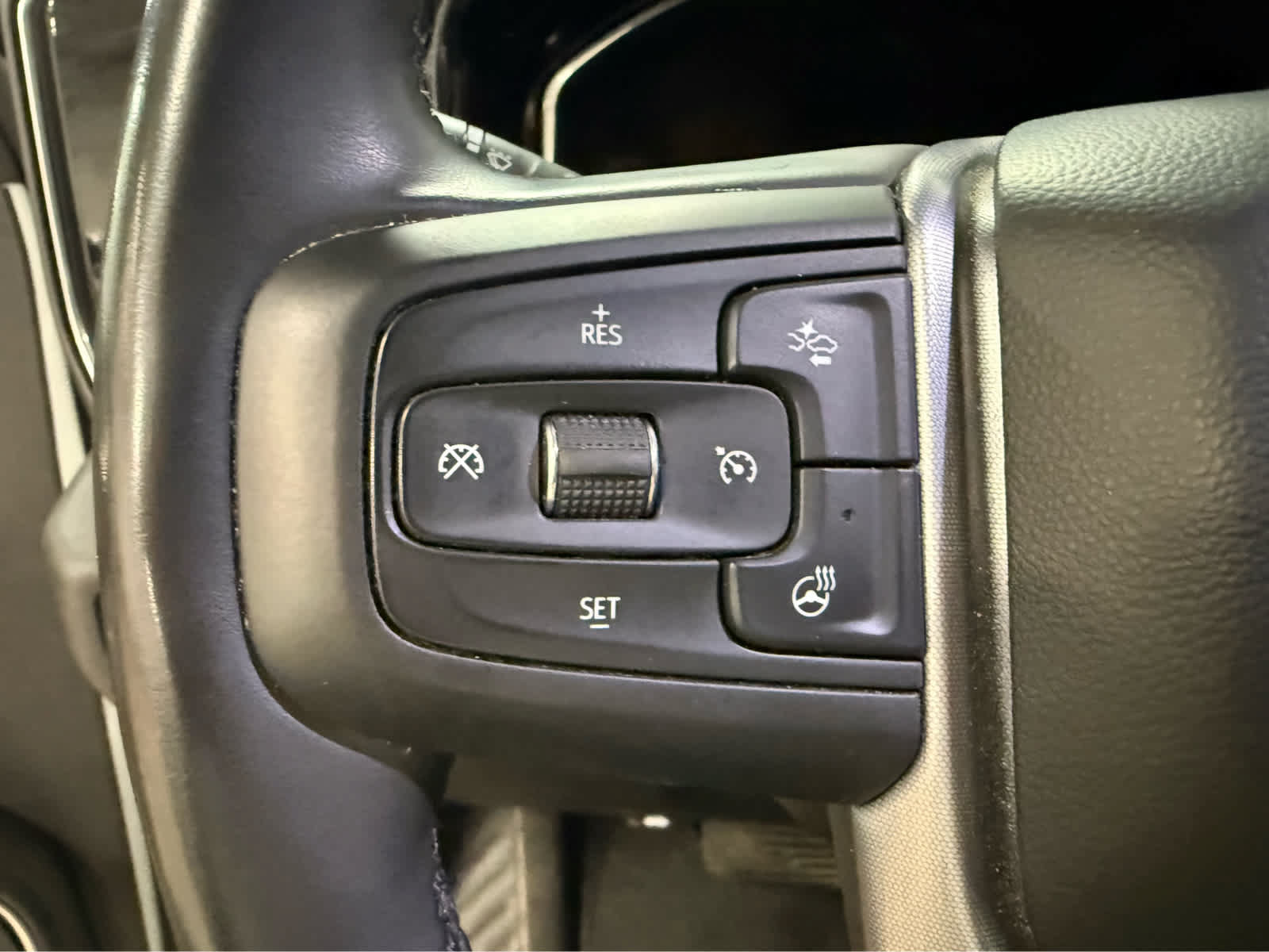 Used 2025 GMC Sierra 1500 SLT AWD/4WD image 18