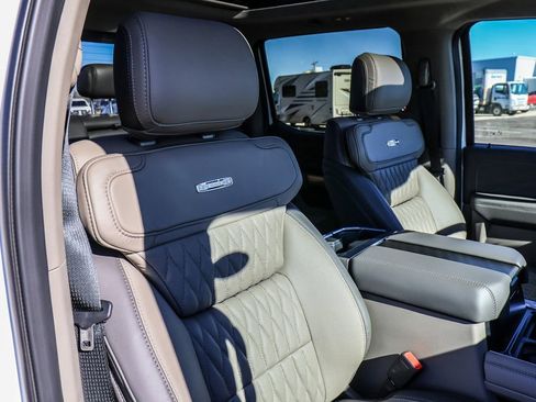 Used 2025 Ford F350 Platinum w/ Platinum Plus Package image 22