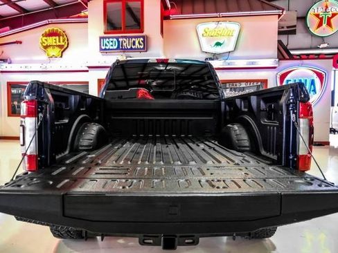 Used 2019 Ford F250 Platinum w/ Platinum Ultimate Package image 9