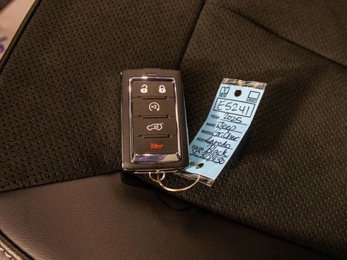 New 2025 Jeep Grand Cherokee Altitude image 44