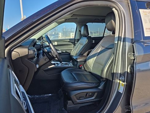 Used 2021 Ford Explorer Limited w/ Equipment Group 301A image 11