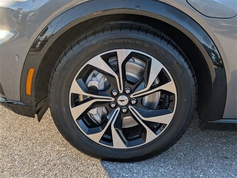 Used 2021 Ford Mustang Mach-E Premium image 4