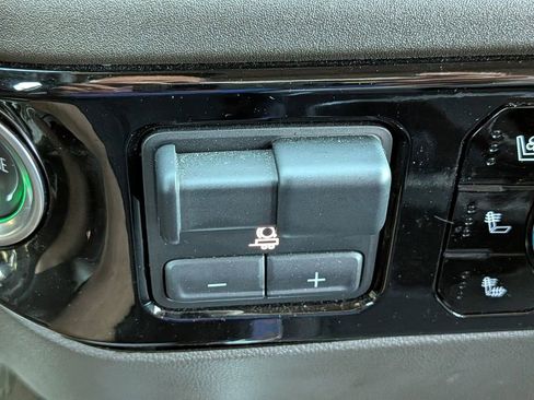 Used 2025 Chevrolet Silverado 2500 LTZ w/ Z71 Chrome Sport Edition image 24