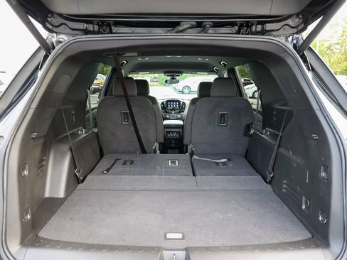 Used 2023 Chevrolet Traverse LT FWD image 43