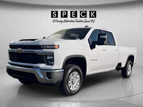 Used 2024 Chevrolet Silverado 3500 LT w/ Convenience Package image 8
