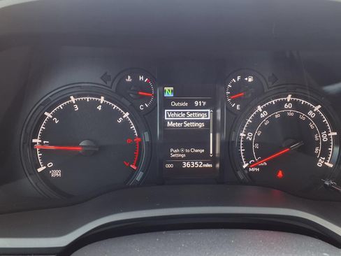 Certified 2023 Toyota 4Runner SR5 Premium w/ Moonroof Package AWD/4WD image 17