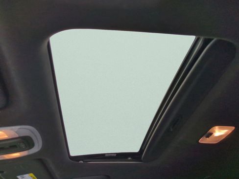 Certified 2023 Hyundai Elantra N Line image 19