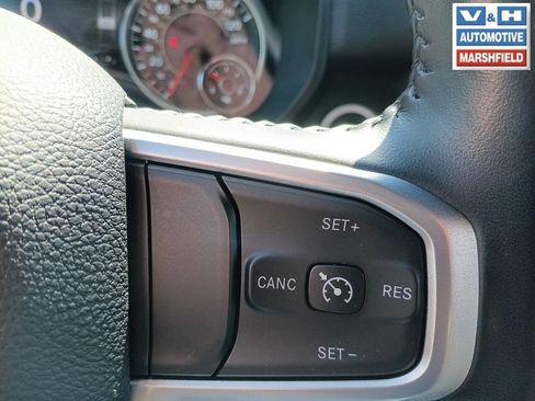 Used 2023 RAM 1500 Big Horn AWD/4WD image 6