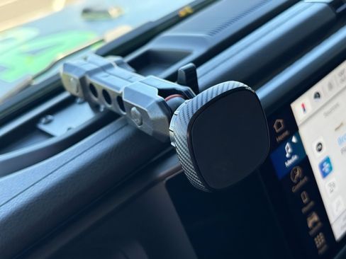 Used 2025 Jeep Wrangler Sport image 29