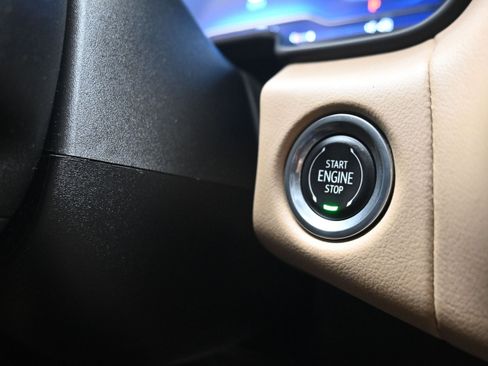 Used 2023 Chevrolet Tahoe Premier AWD/4WD image 19
