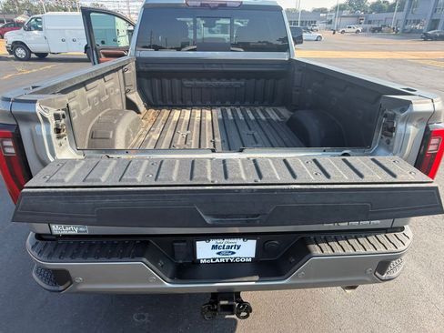 Used 2024 GMC Sierra 2500 Denali Ultimate AWD/4WD image 19