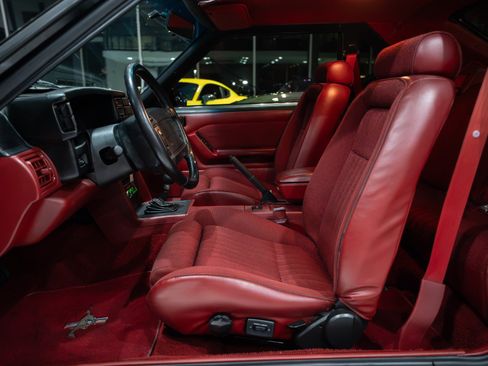 Used 1990 Ford Mustang GT RWD image 7